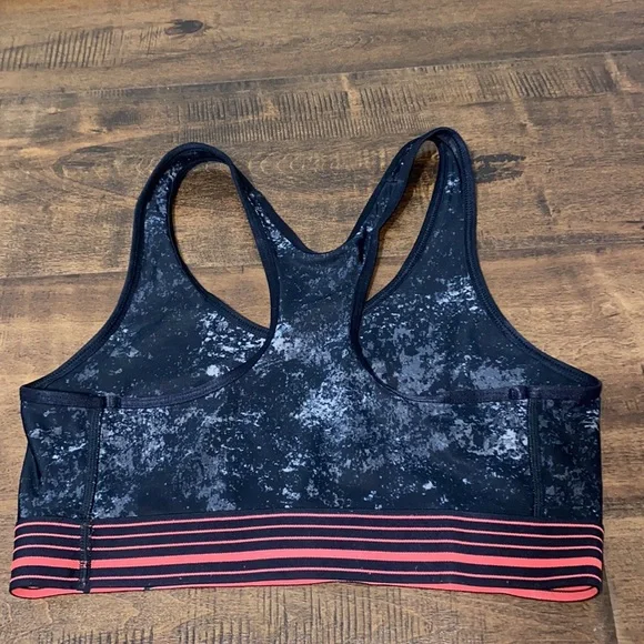 Reversible under armour sports bra - Picture 2 of 3